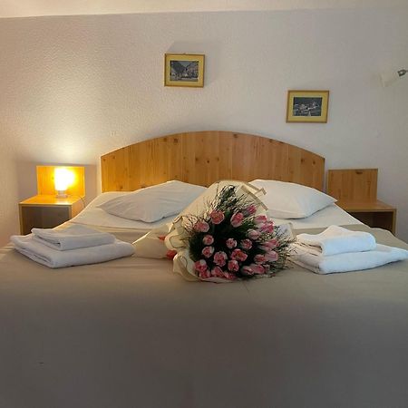 Pensiunea Casa Dimitrios-Băile Herculane エクステリア 写真
